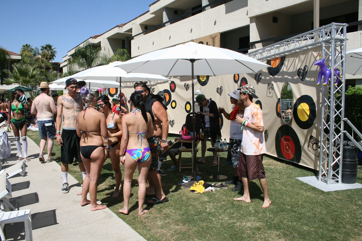 2015OSiS_CoachellaPoolParty_img-32