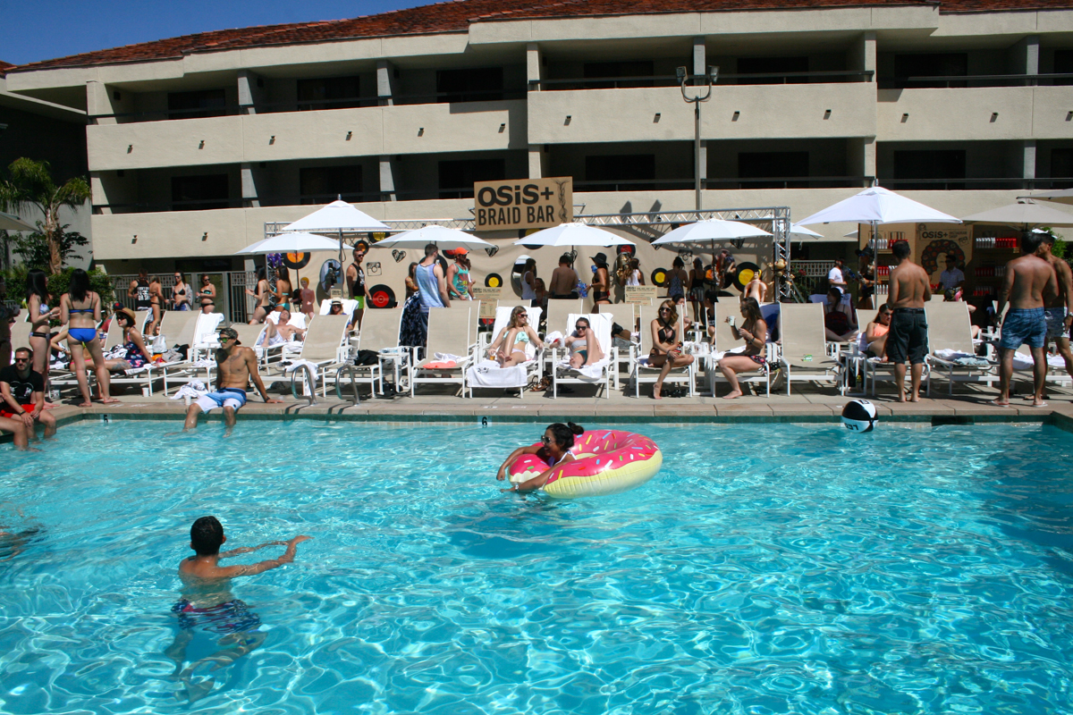 2015OSiS_CoachellaPoolParty_img-8